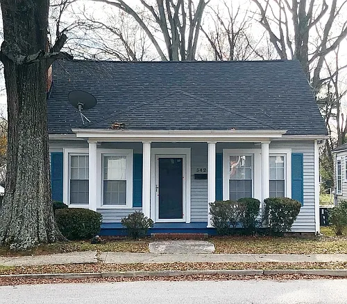 542 E Black St Photo 1