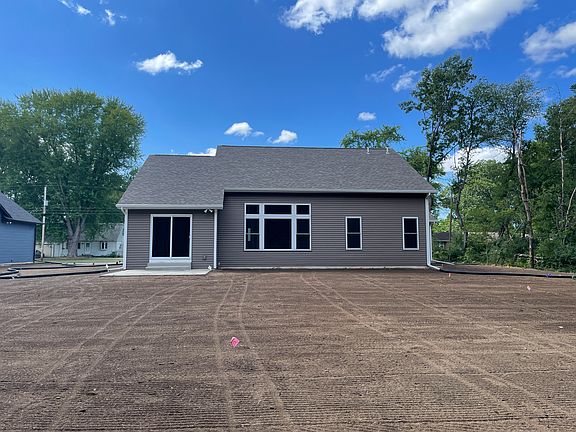 4th image of 56126 River Shore Ln