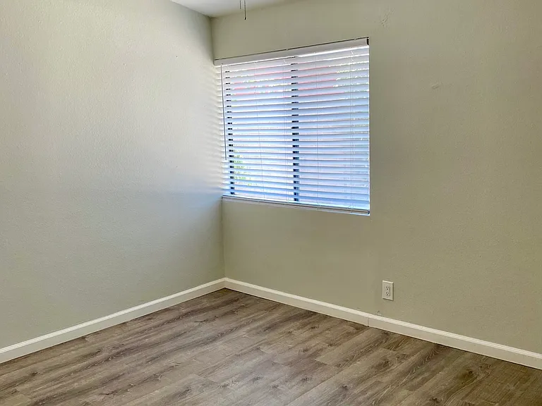 5944 Los Encinos St — Photo 18