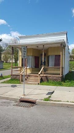 2nd image of 227 Robinson St