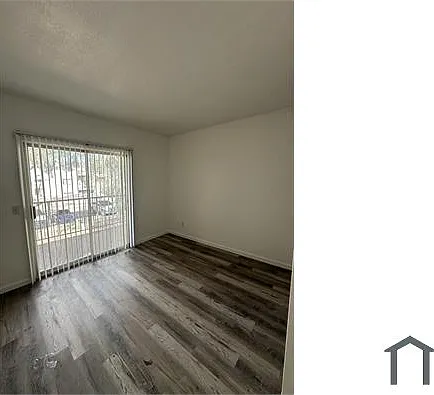 2833 E Le Marche Ave — Photo 9