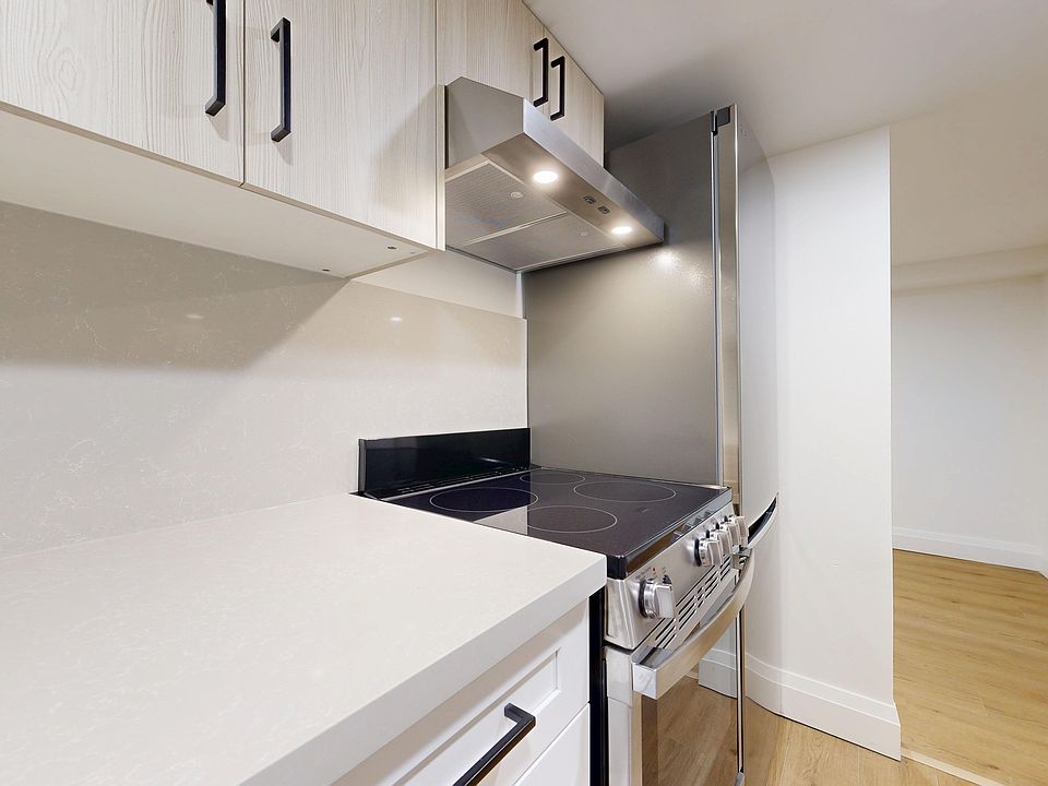 1st image of 1214 Avenue Rd #1531561