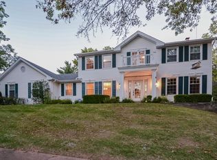 1908 Farm Valley Dr, Chesterfield, MO