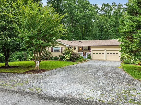 3rd image of 711 Cauthen Way