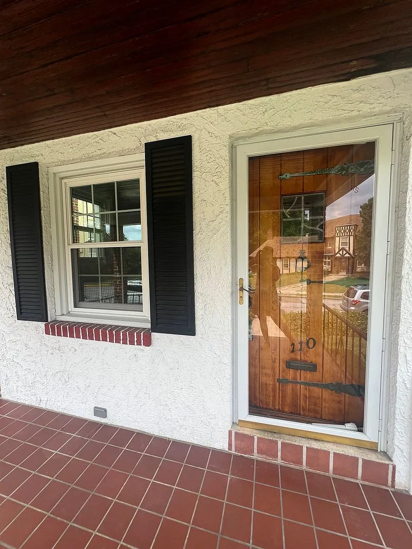 Charming Renovated Mount Penn 3 BR For Immediate Move In — Photo 2