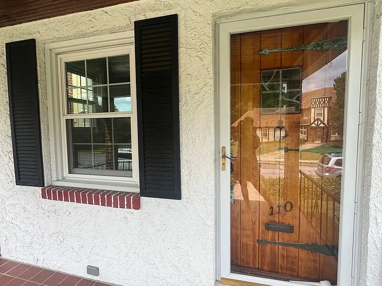 110 Hollywood Ave — Photo 2
