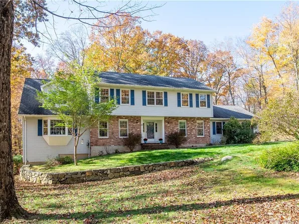 9 Brookwood Road, New Fairfield, CT 06812