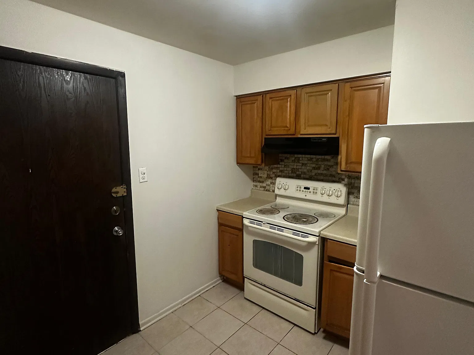 2 bed, 900 sqft, $1,600 — Photo 3