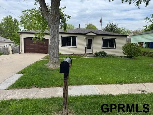 7317 S 40th St, Bellevue, NE 68147