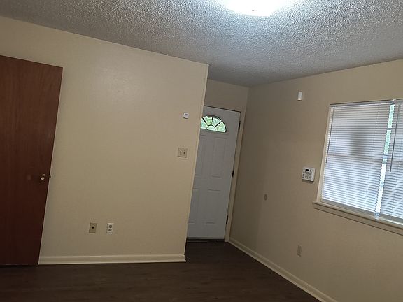 5th image of 5317 Leawood Dr