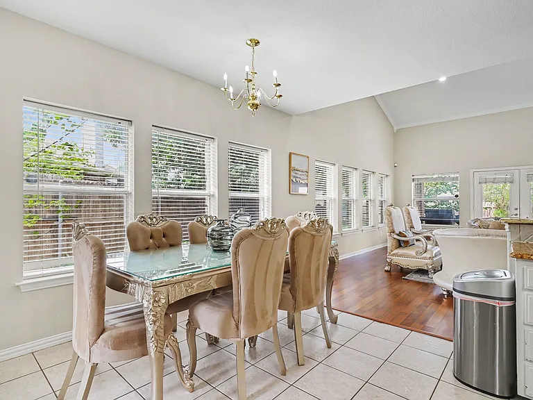 8660 Lariat Cir — Photo 23