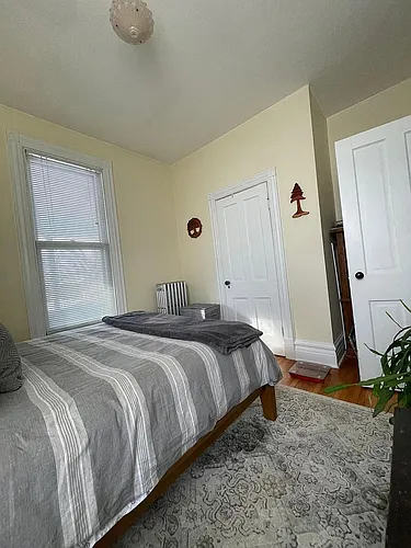 330 4th St NE #2 Photo 1