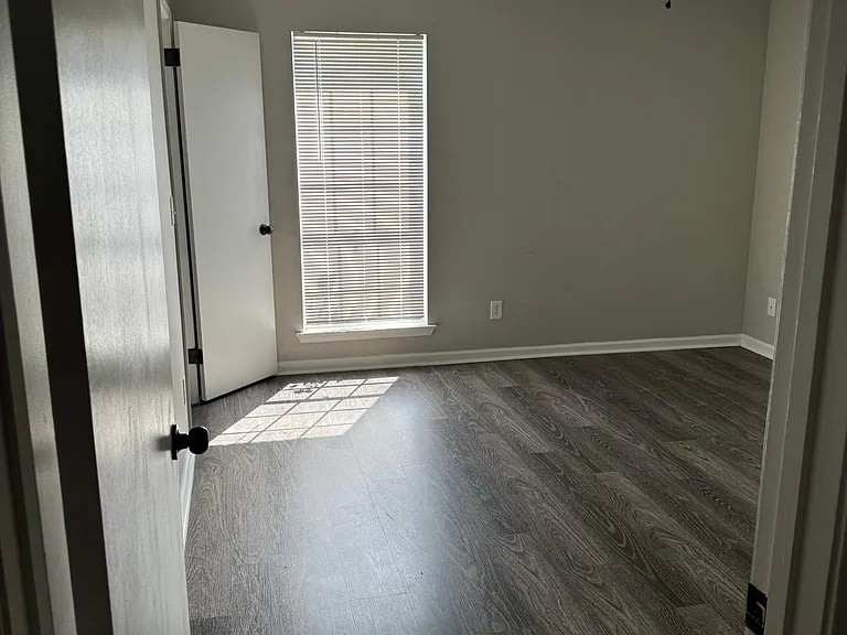 849 E Gardendale Dr — Photo 12