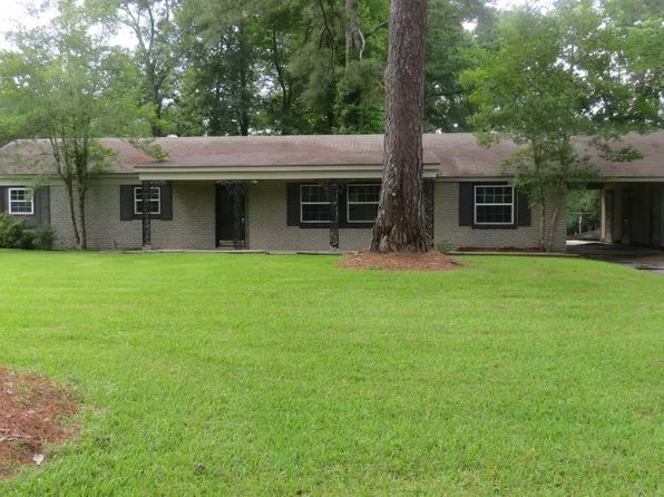 224 Highland Dr, Kosciusko, MS 39090