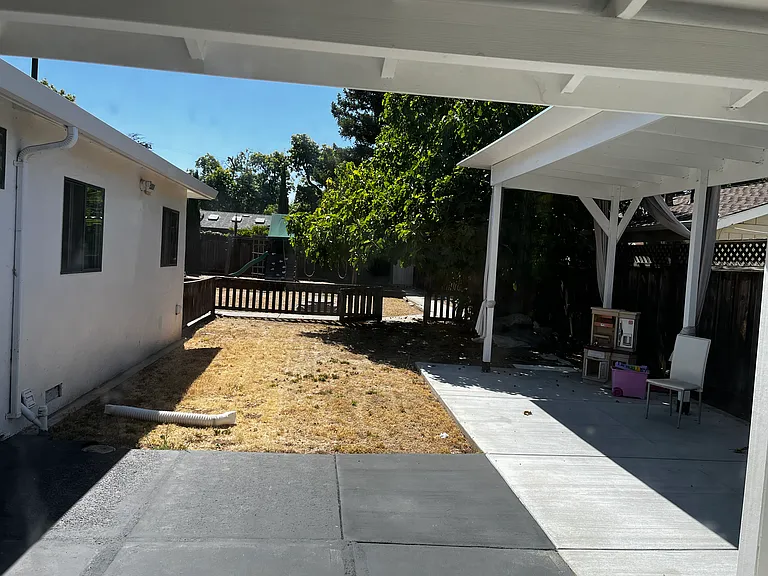 15133 Union Ave — Photo 7