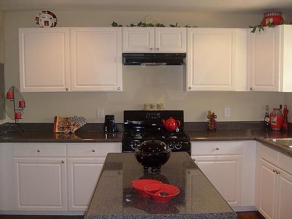 Brand new, spacious kitchen with island