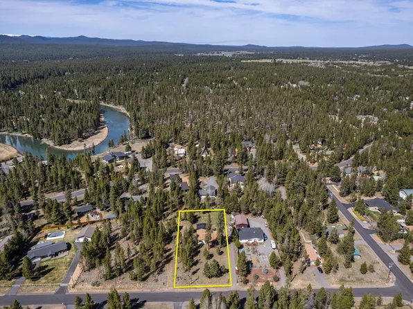 17352 Canvasback Dr, Bend, OR 97707