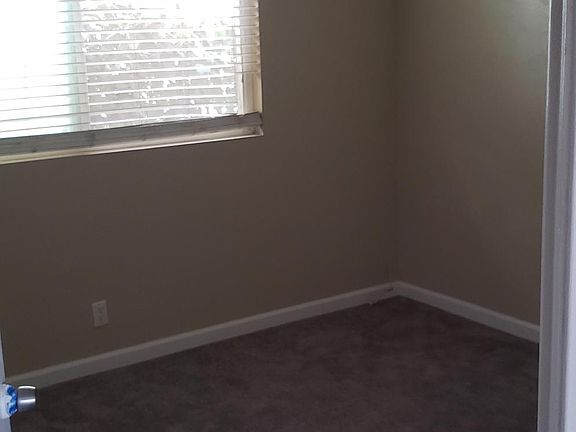 5th image of 645 Marion Pl APT B