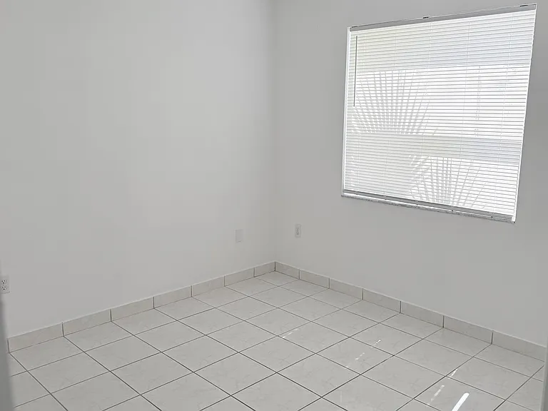 2647 SW 28th Ct #2647 — Photo 18