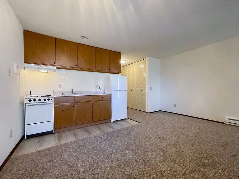 Country Meadows Apartments — Photo 30