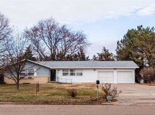 23 Oak Ridge Rd, Superior, NE 68978