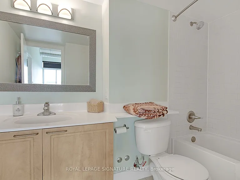 955 Queen St W #Penthouse 08 — Photo 15