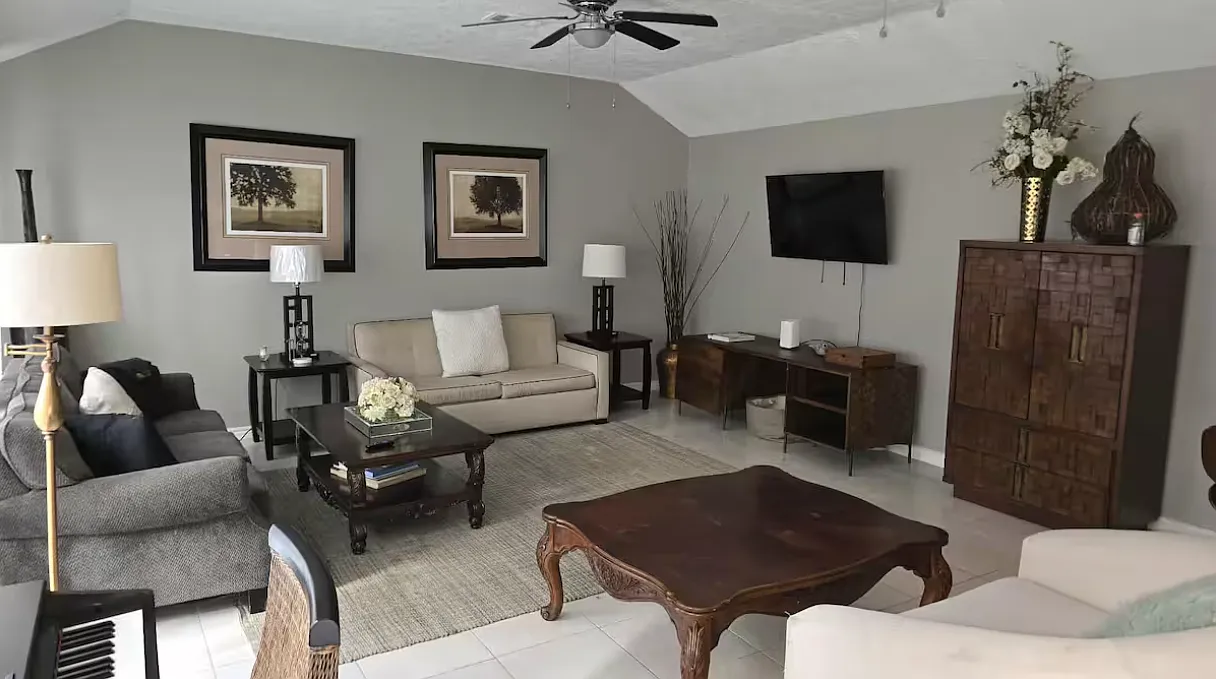 3 bed, $4,900 — Photo 3