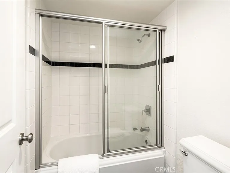 28 Corniche Dr #G — Photo 18