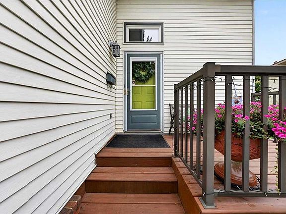 3rd image of 176 SE Sandpiper Cir NW
