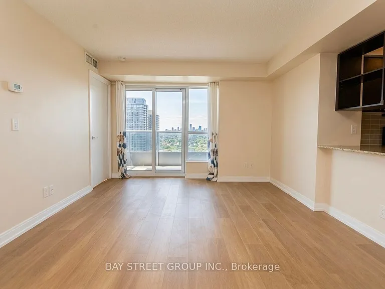 151 Village Green Sq #2703 — Photo 6