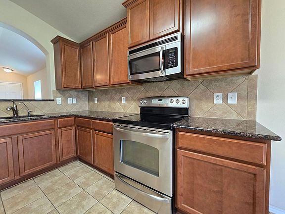 4th image of 4804 Bayer Hollow Dr
