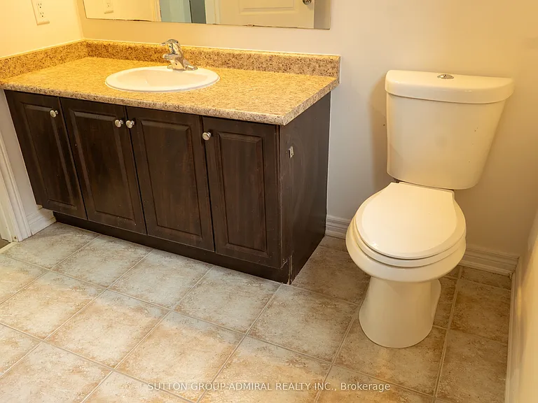 29 Wendelyn Dr #MAIN 2ND FLOOR — Photo 40