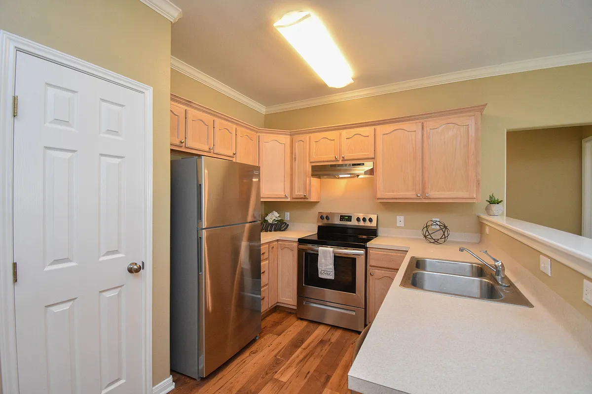 Building Photo - 137 Sherwood Dr #D