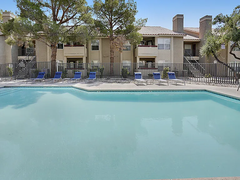 Gloria Park Villas — Photo 26