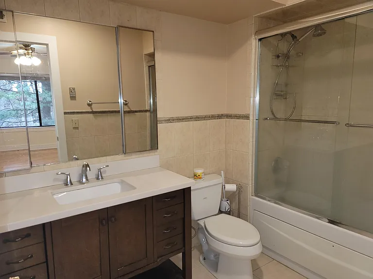 555 Heritage Hls — Photo 20