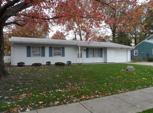 1809 Crescent Dr, Champaign, IL 61821