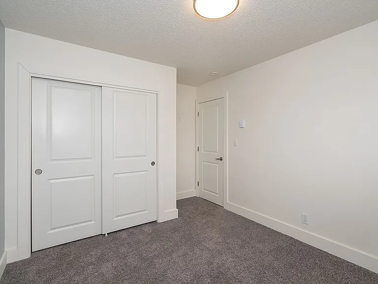 Uptown 7 Apartments — Photo 19