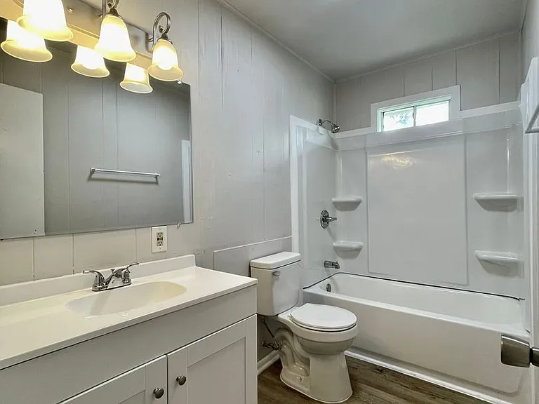 1116 Advance St — Photo 4