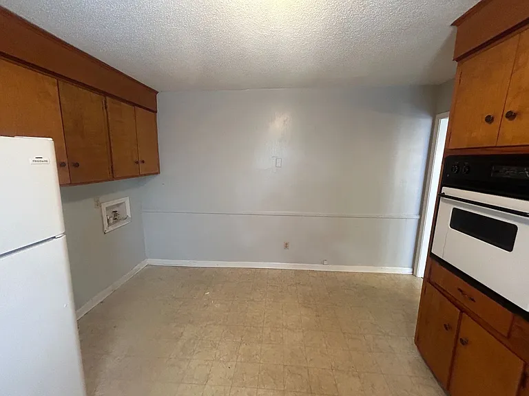 715B Montague Rd — Photo 14