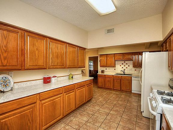 3rd image of 5603 Groveton Ln