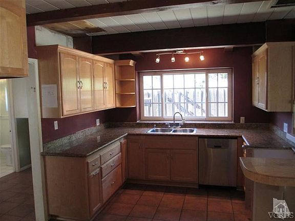 3rd image of 23827 Oxnard St