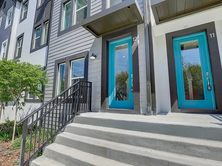 Monterey Townhomes — Photo 11