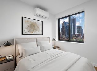 359 W 48th St #405, New York, NY 10036