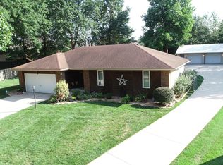 3238 W Aaron Dr, Springfield, MO 65810