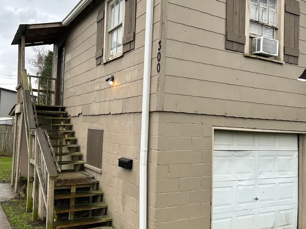 300 8th St #1/2, Westwego, LA 70094