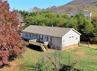 1502 Harris Rd, Walnut Cove, NC 27052