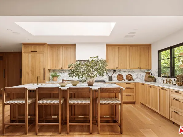 735 N Orlando Ave, Los Angeles, CA 90069
