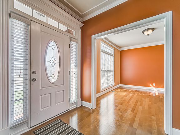 2nd image of 2052 Evergreen Dr SE