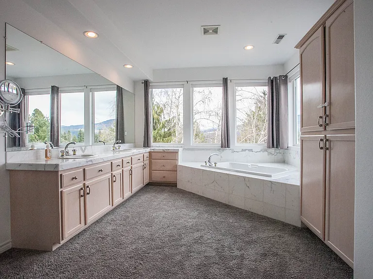 154 Palos Verdes — Photo 17