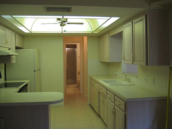 light bright kitchen